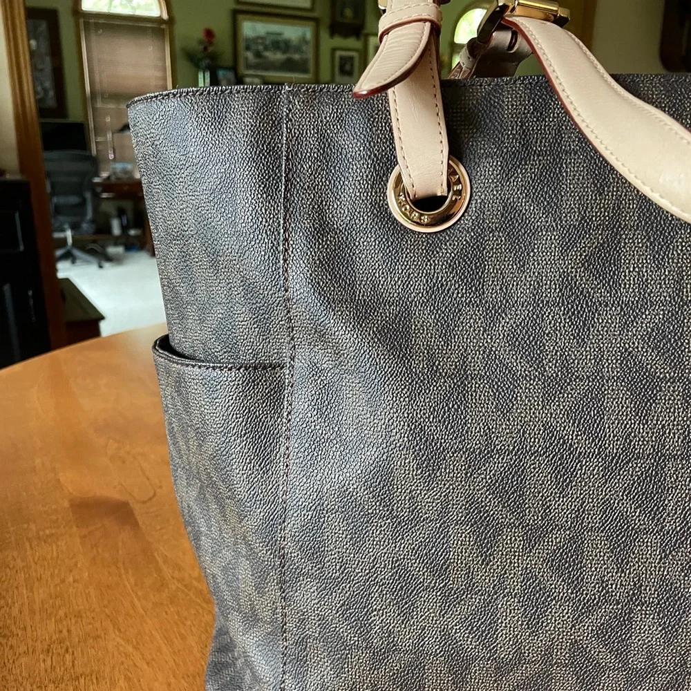 Micheal Kors Tote